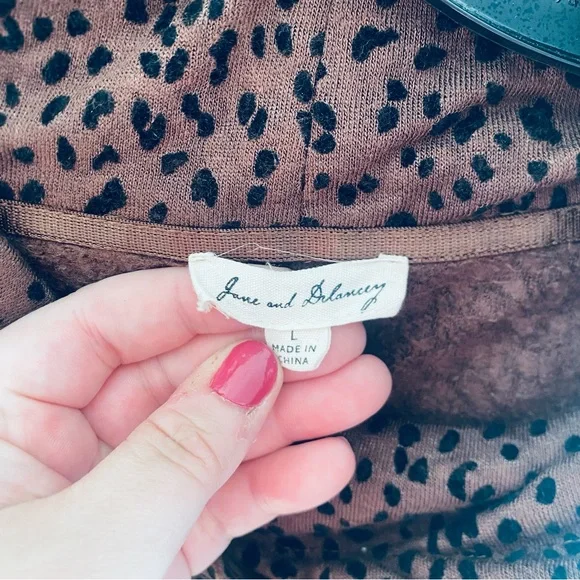 Jane and Delancey Top - Picture 3 of 6